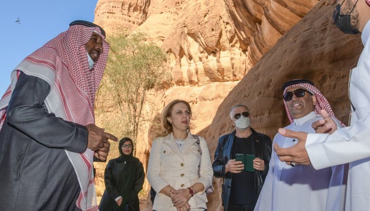 Правителствата на Бойко Борисов заложиха за приоритет отношенията със Саудитска Арабия, като лично премиерът през 2017 година посети страната. Визита, която остава в историята, с оказаната чест на Борисов да участва в традиционния танц със саби