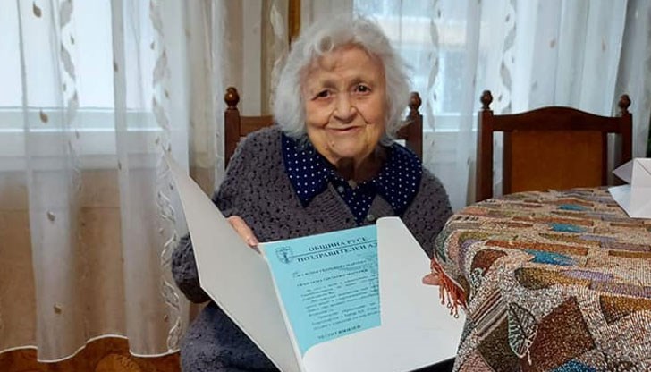 Юлия Мартева започна 101-вата си година, радвайки се на отлично здраве и бодър дух