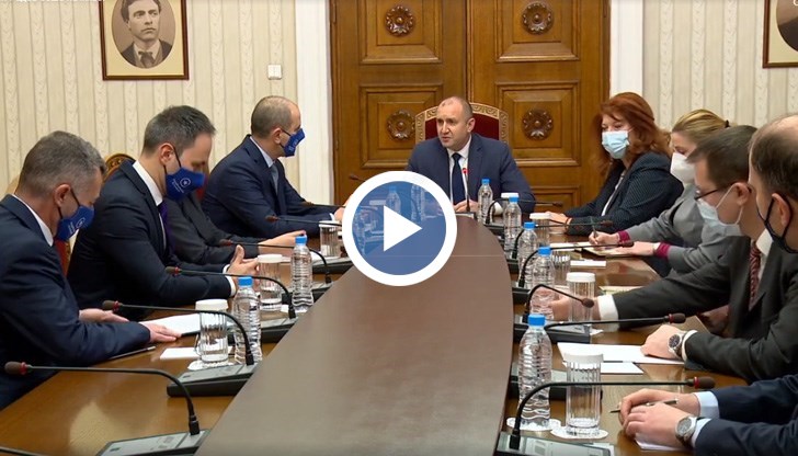 Днес те се срещнаха във връзка с поредицата консултации за предстоящите избори