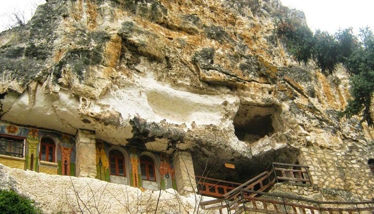 Те ще са посветени на 800-годишнината от основаването на Ивановския скален манастир „Св. Архангел Михаил“