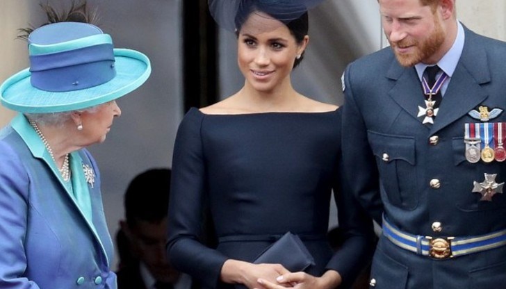 В навечерието на Нова година принц Хари и съпругата му Меган Маркъл отново умишлено изместиха вниманието върху себе си