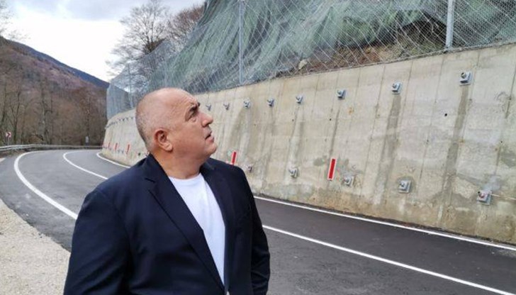 Работа, работа, работа, ама работа камуфлажна, работа некадърна и нескопосана