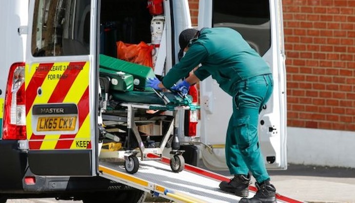 Правителството във Великобритания затваря основните училища в Лондон заради разпространението на новия щам