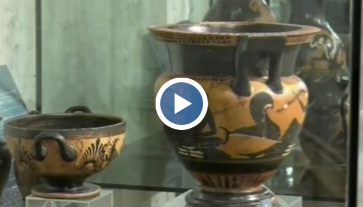 Навсякъде посетителите трябва да носят маски и спазват дистанция от поне метър и половина