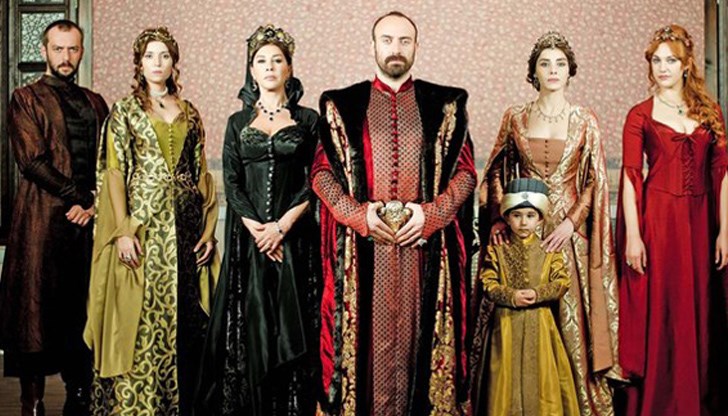 Сериалът „Великолепният век“ е бил гледан от над 500 милиона души по целия свят. След него броят на арабските туристи в Истанбул сериозно се увеличи, а заедно с това нарасна и турското влияние в Близкия изток