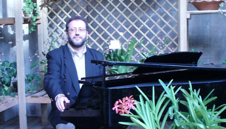 Явор Димитров беше преподавател, дългогодишен директор на Софийската филхармония, а през 2019-а оглави Музикалната къща на Българското национално радио