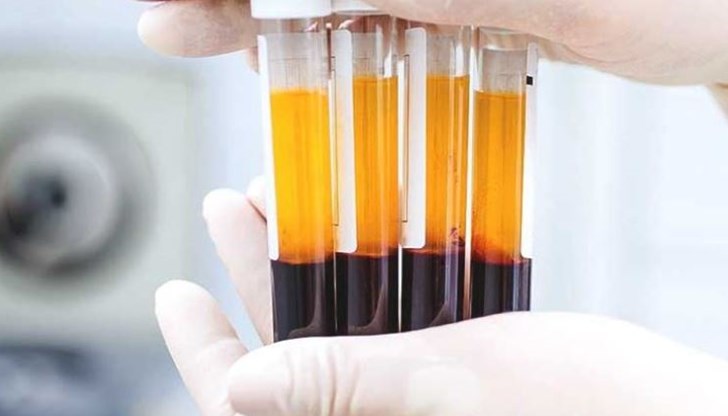 Ангел Момчаров е служител в полицията в Котел, има едно дете