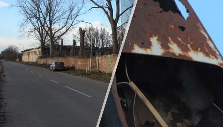 Ръждясалото осветително тяло се държи на един проводник