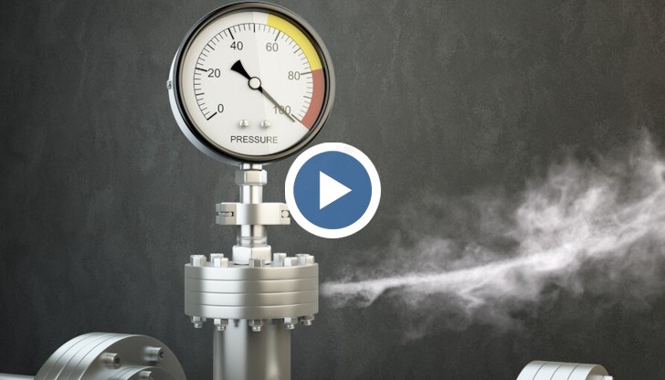 Първоначалната информация бе за токов удар, по-късно стана ясно, че става дума за инцидент с газов бойлер и вероятната причина за смъртта на детето е задушаване