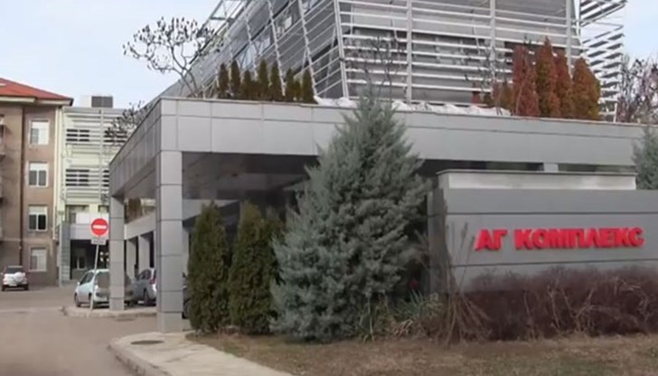 Бебето тежи 3950 грама Бебето тежи 3950 грама