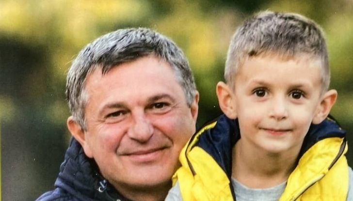 8-годишен син Боян и Даниел Петканов публикуваха в YouTube поредното си видео. То е озаглавено „В памет на тате“