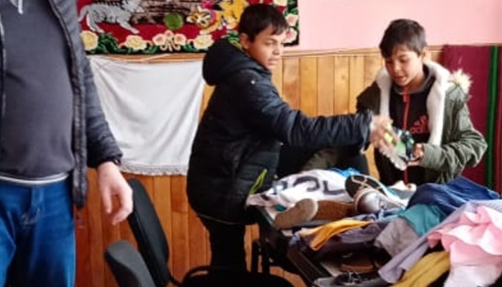 Дарението е подготвено от организацията „Булгариенхилфе“ и е предназначено предимно за деца от една до десетгодишна възраст Дарението е подготвено от организацията „Булгариенхилфе“ и е предназначено предимно за деца от една до десетгодишна възраст