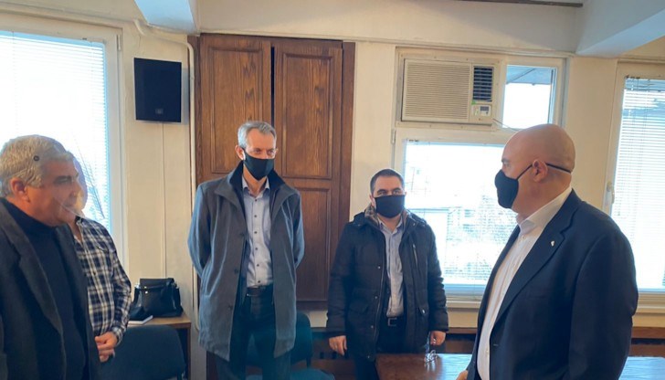 Главният прокурор Иван Гешев изрази увереност, че „ще бъде проведено бързо и всеобхватно разследване, което в максимално кратки срокове да разкрие обективната истина по случая“