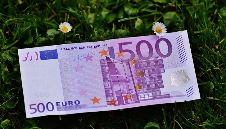 В същото време премиерът обяви две нови мерки за финансова подкрепа за справяне с пандемията В същото време премиерът обяви две нови мерки за финансова подкрепа за справяне с пандемията