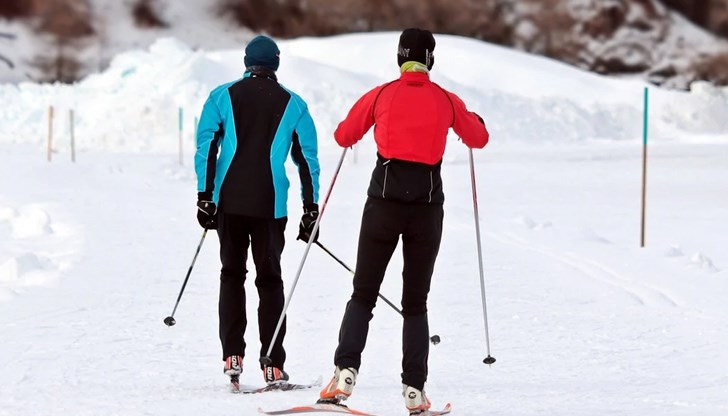 Лошото време е добро оправдание да се откажем от ежедневния джогинг, но канадски учени установиха, че при по-ниски температури се горят повече мазнини от нормалното, особено при кратки интензивни тренировки Лошото време е добро оправдание да се откажем от ежедневния джогинг, но канадски учени установиха, че при по-ниски температури се горят повече мазнини от нормалното, особено при кратки интензивни тренировки