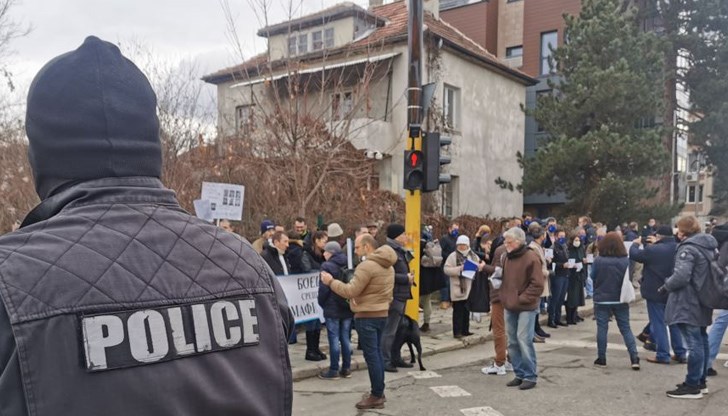 Протестите са пред руското посолство в Москва и консулството във Варна