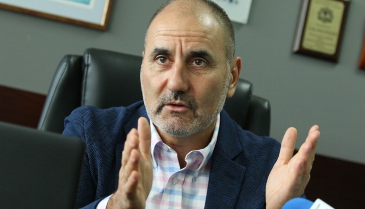 Хубавото на българския политически живот е, че ни дава възможност да се посмеем от сърце. Па макар и на наш гръб. Циркът е на световно ниво Хубавото на българския политически живот е, че ни дава възможност да се посмеем от сърце. Па макар и на наш гръб. Циркът е на световно ниво