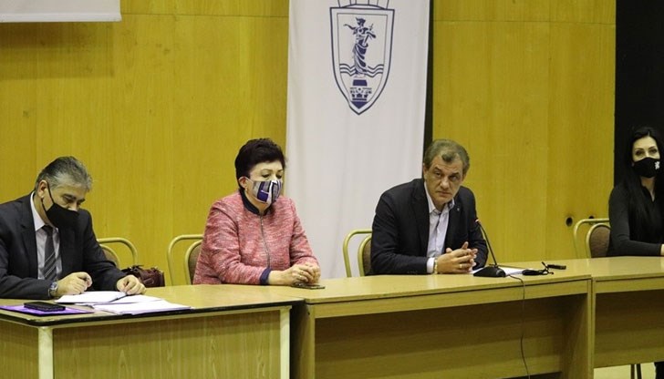 За същия период се преустановява и дейността на пенсионерските клубове