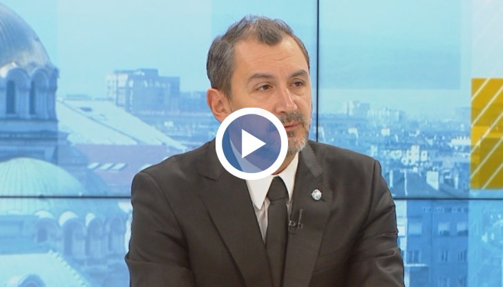 "Интересът към ваксините расте, защото се виждат ползите", казва представителят на СЗО у нас