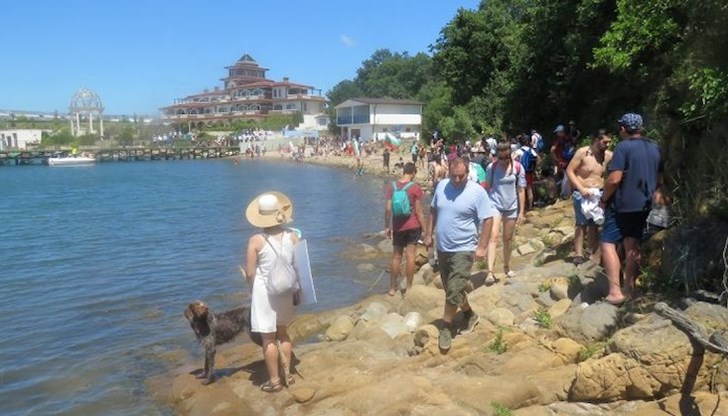 Никакви шикалкавения на институциите и слугите на Доган няма да ни спрат да си върнем плажа и държавата, заяви Христо Иванов Никакви шикалкавения на институциите и слугите на Доган няма да ни спрат да си върнем плажа и държавата, заяви Христо Иванов