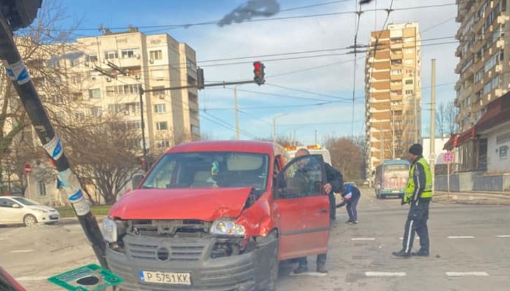 Удариха се три коли на кръстовището на улиците "Плиска" и "Тулча"