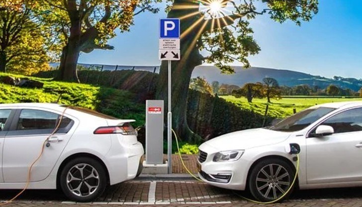 Въпреки че е голям производител на петрол, до 2025 Норвегия ще спре продажбите на бензинови и дизелови автомобили Въпреки че е голям производител на петрол, до 2025 Норвегия ще спре продажбите на бензинови и дизелови автомобили