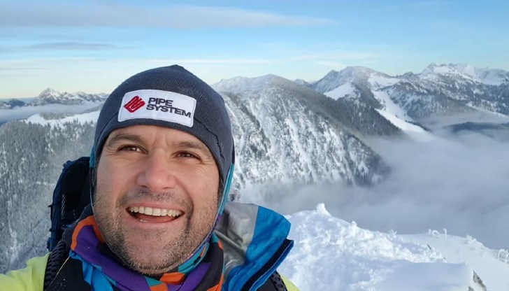 Вторият по височина връх на планетата очаква да бъде покорен от първата в историята зимна експедиция, която се състои от 50 човека. Сред тях е и българинът Атанас Скатов.