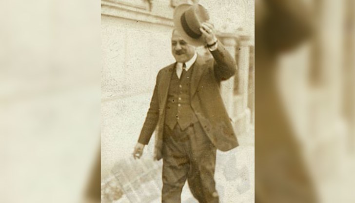 Буров е един от българите, които спасяват родната икономика след войните Буров е един от българите, които спасяват родната икономика след войните