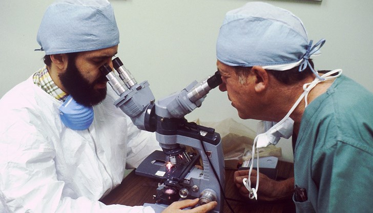 Български учени от световна величина работят далеч от камерите и телевизионните екрани, правят наука, и то рамо до рамо с колегите си от Европа и Америка. Както показва и класацията на един от най-престижните университети в света - Станфорд, САЩ Български учени от световна величина работят далеч от камерите и телевизионните екрани, правят наука, и то рамо до рамо с колегите си от Европа и Америка. Както показва и класацията на един от най-престижните университети в света - Станфорд, САЩ