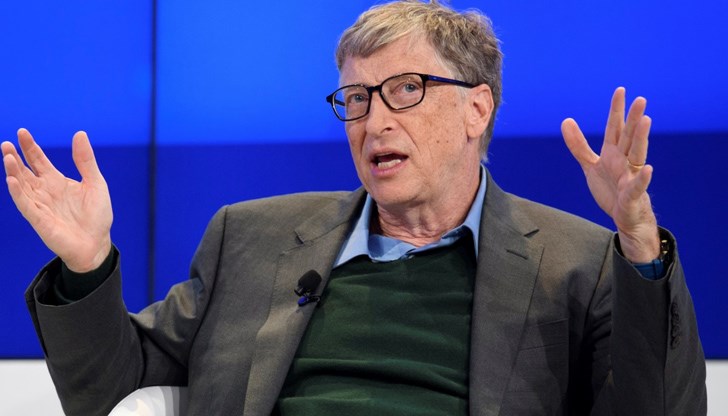 "След няколко години компютрите ще имат личност и вероятно идиосинкразия. Те ще разберат вербални команди. Те дори могат да проявят съчувствие, когато сме разстроени. Но това не означава, че наистина ще могат да мислят... засега", прогнозира Гейтс "След няколко години компютрите ще имат личност и вероятно идиосинкразия. Те ще разберат вербални команди. Те дори могат да проявят съчувствие, когато сме разстроени. Но това не означава, че наистина ще могат да мислят... засега", прогнозира Гейтс