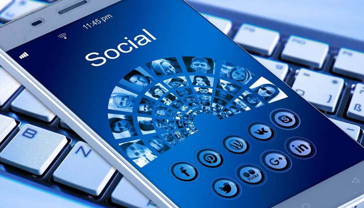 В момента в социалните медии генерално има два типа политици. Такива, които никакви ги няма по медиите и такива като Борисов, които са по всички медии В момента в социалните медии генерално има два типа политици. Такива, които никакви ги няма по медиите и такива като Борисов, които са по всички медии