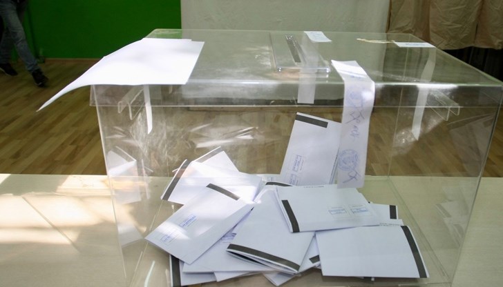 Коловозът "ГЕРБ или БСП" няма да ни изведе към нищо добро