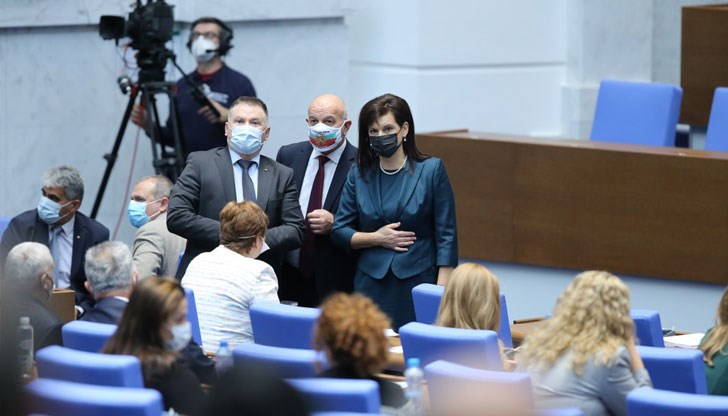 Караянчева държа реч за Търновската конституция и бесилката срещу парламента