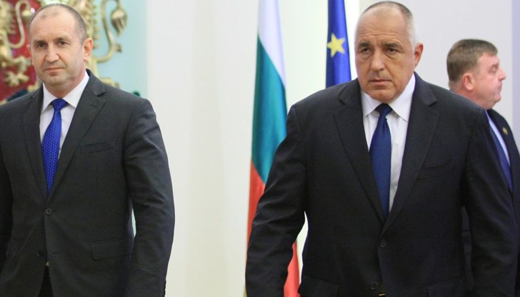 На следващите президентски избори Радев едва ли ще изглежда така безалтернативен както на предишните, когато ГЕРБ изправи срещу него партийната функционерка Цецка Цачева. Залозите започват още от парламентарния вот