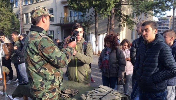 Оборудват с тренажори и симулатори 20 училища Оборудват с тренажори и симулатори 20 училища