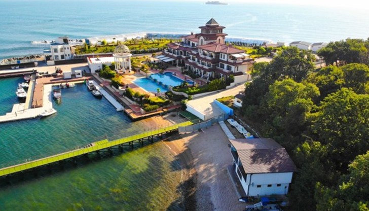 Към законопроекта няма мотиви. Начинът, по който се подхожда, е типичен за ГЕРБ. Управляващите много обичат да променят закони по този начин Към законопроекта няма мотиви. Начинът, по който се подхожда, е типичен за ГЕРБ. Управляващите много обичат да променят закони по този начин