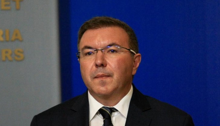 Костадин Ангелов ще предложи на кабинета удължаване на извънредната епидемична обстановка от 1 февруари