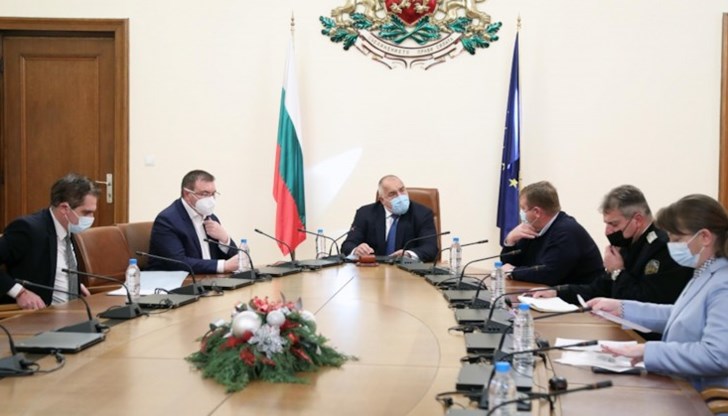 Подготвят ваксинация в домовете за стари хора, 26 хил. души ще бъдат ваксинирани Подготвят ваксинация в домовете за стари хора, 26 хил. души ще бъдат ваксинирани