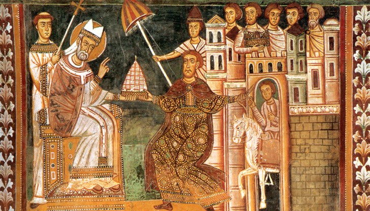 И за този ден се вярва, че какъвто човек пръв влезе в къщата, такава ще е годината