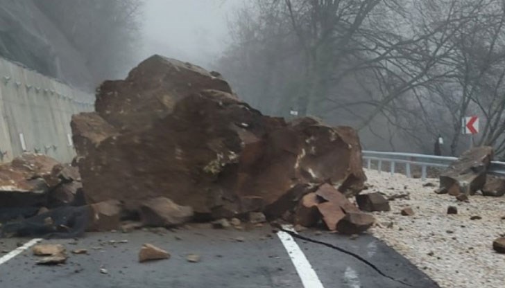 Данните за превежданите суми за магистрала "Хемус" на МРРБ и АПИ се разминават значително Данните за превежданите суми за магистрала "Хемус" на МРРБ и АПИ се разминават значително
