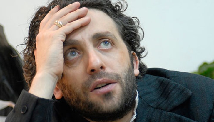 Местата са ограничени до 30% от капацитета на залата и могат да бъдат закупени от билетната каса на ДТ "Сава Огнянов" Местата са ограничени до 30% от капацитета на залата и могат да бъдат закупени от билетната каса на ДТ "Сава Огнянов"