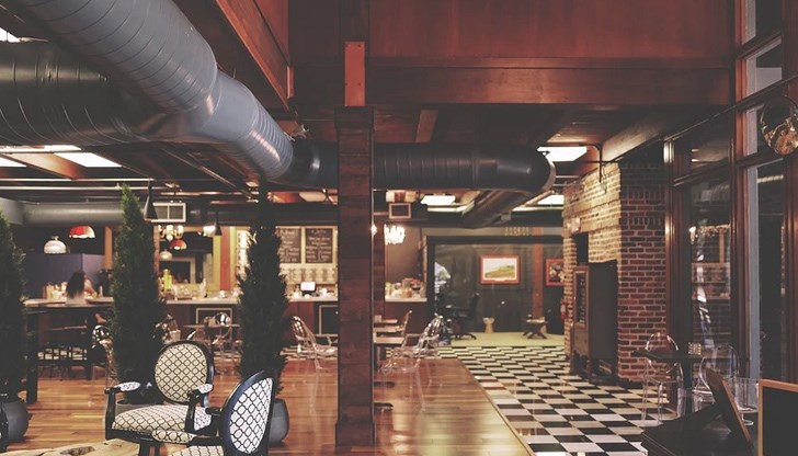 Нашето становище по темата е, че всяка една фирма, всеки един обект, собственик на заведение с десетки и понякога хиляди левове инвестиции, трябва да намери своя начин, за да оцелее, пишат браншовите организации