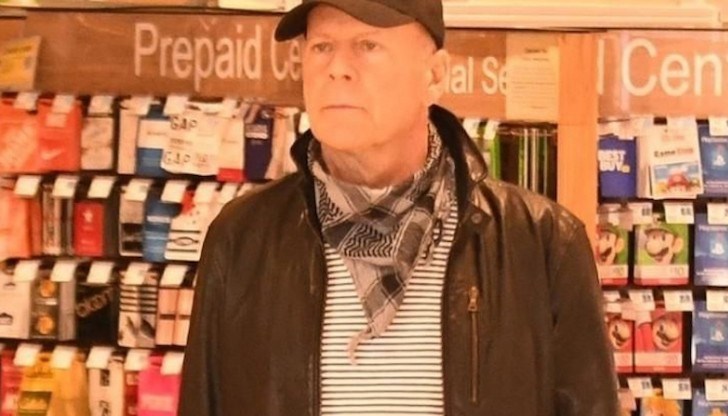 Пред сп. People Уилис призна грешката си: "Беше лоша прецена от моя страна. Да продължим да спазваме мерките и да носим маска" Пред сп. People Уилис призна грешката си: "Беше лоша прецена от моя страна. Да продължим да спазваме мерките и да носим маска"