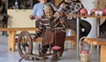 89-годишната баба Стефка изпреде 7 км мартеница