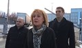 Манолова пред склада с машините за гласуване: Има ли бойкот от Бойко?