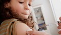 Във Великобритания тестват ваксината "АстраЗенека" върху деца