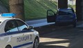 Кола се заби в колона на мост, спускайки се от "Чародейка"