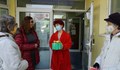 Медиците в Русе получиха ръчно изработени мартенички