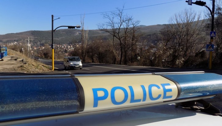 Действията на служителите на ОДМВР - Русе по противодействие на престъпността, опазване на обществения ред и превенция на територията на малките населени места в областта продължават, в хода на планирани и други специализирани полицейски операции