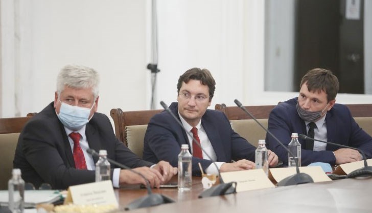 Тя е оглавявана от Крум Зарков